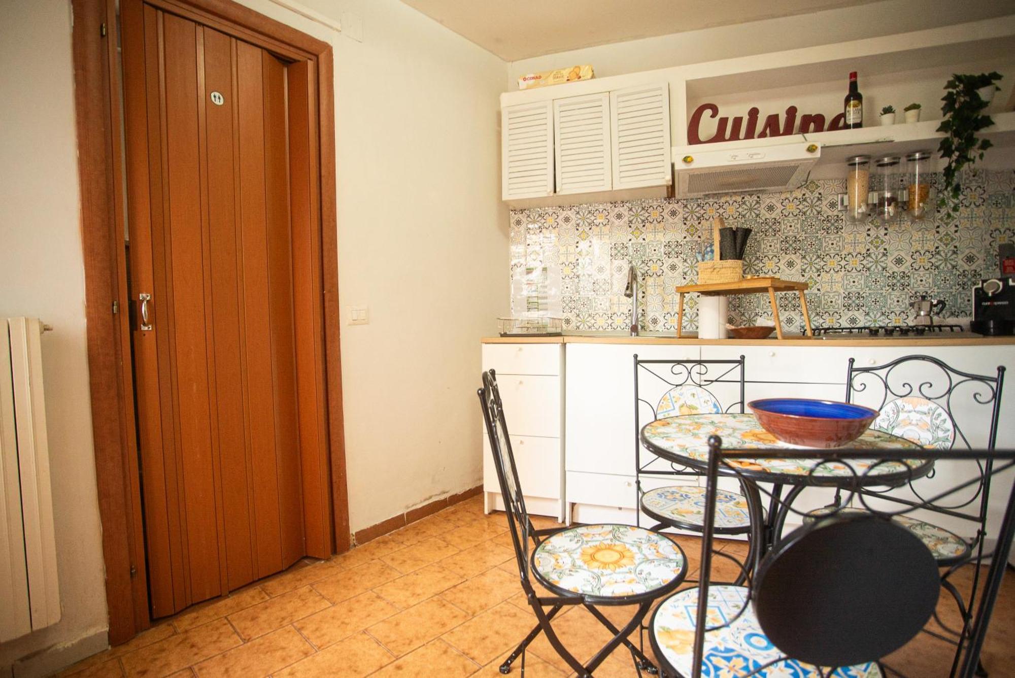 Lisaapartmenthousesalerno Salerno Exterior foto