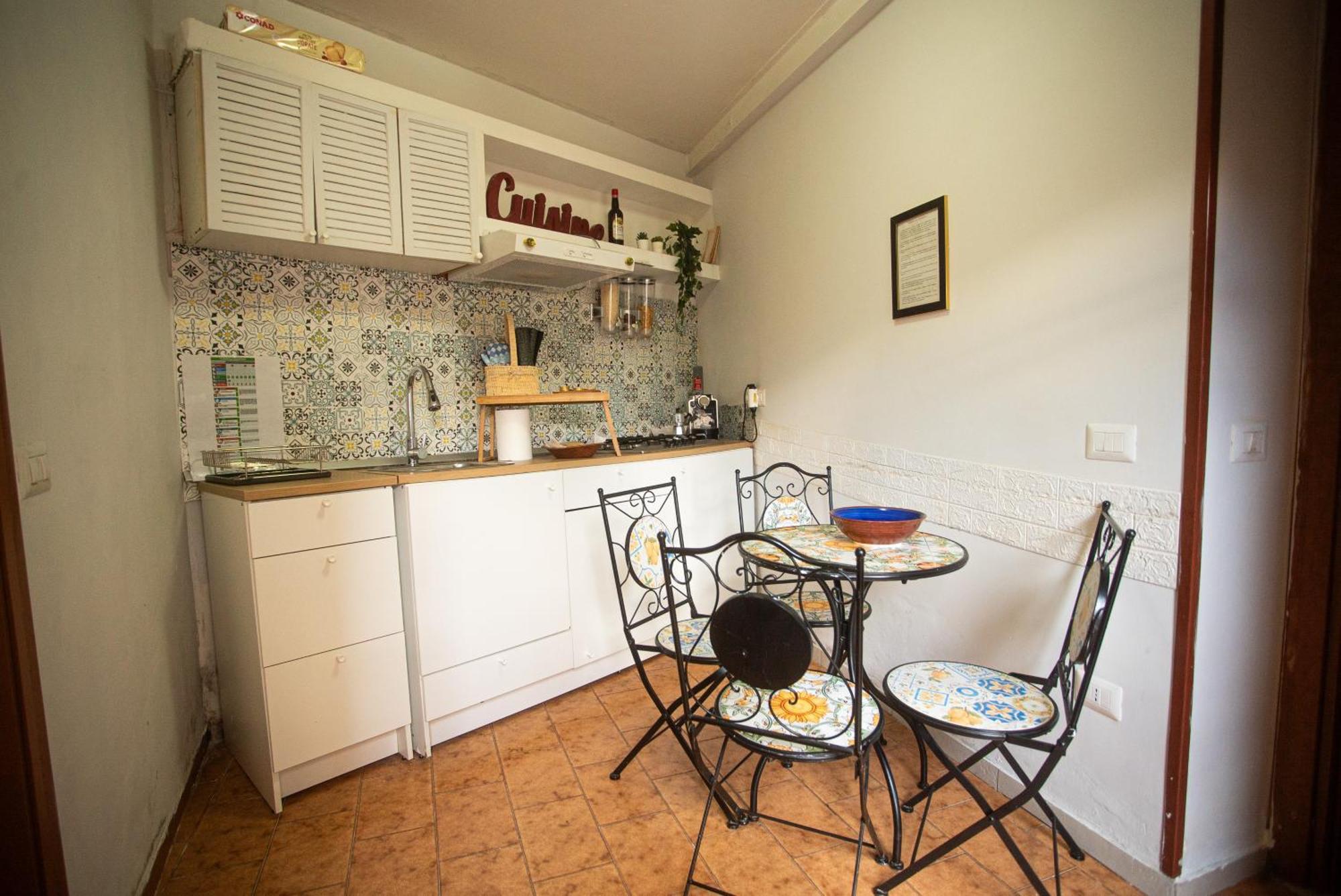 Lisaapartmenthousesalerno Salerno Exterior foto