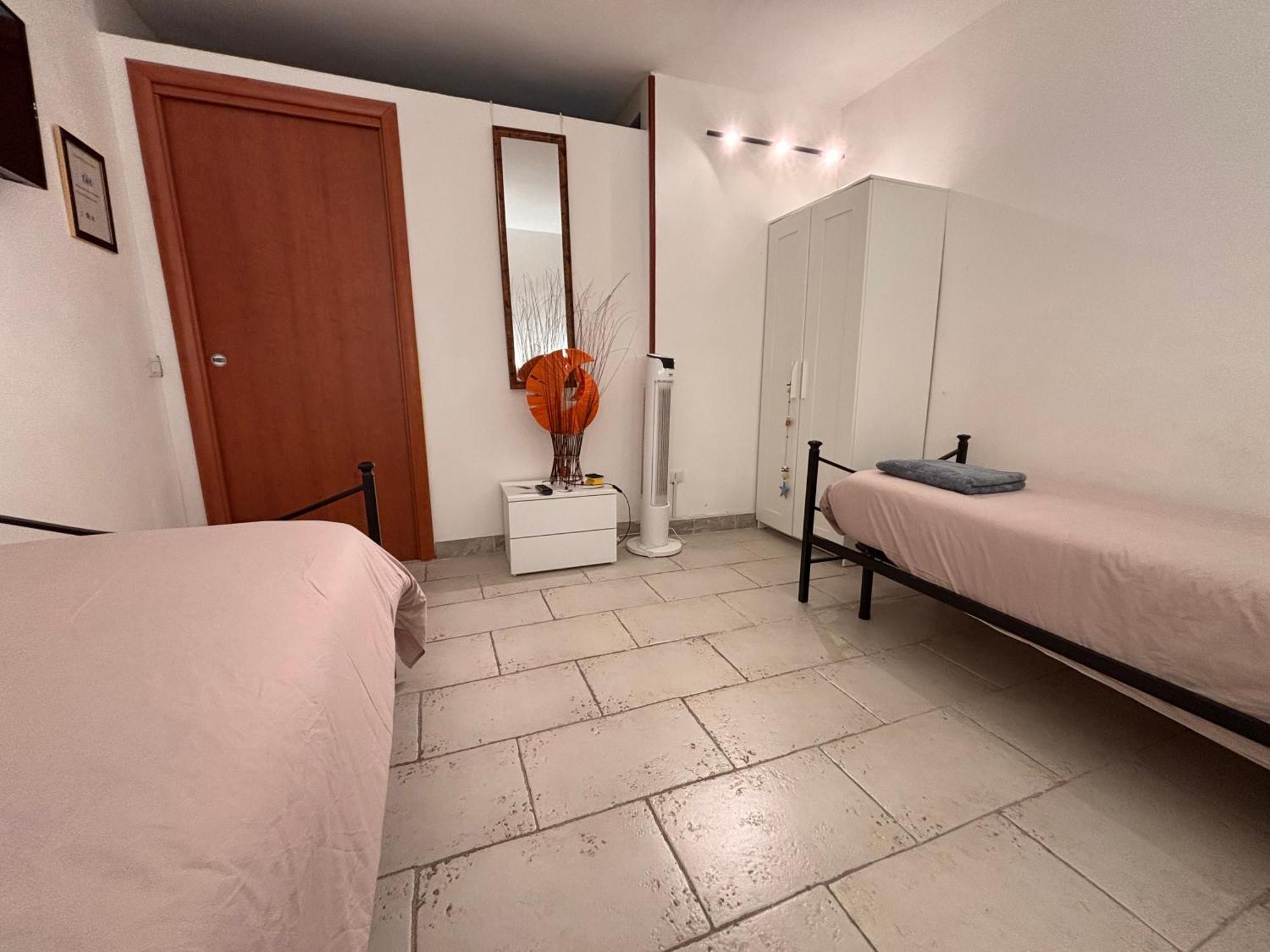 Lisaapartmenthousesalerno Salerno Exterior foto
